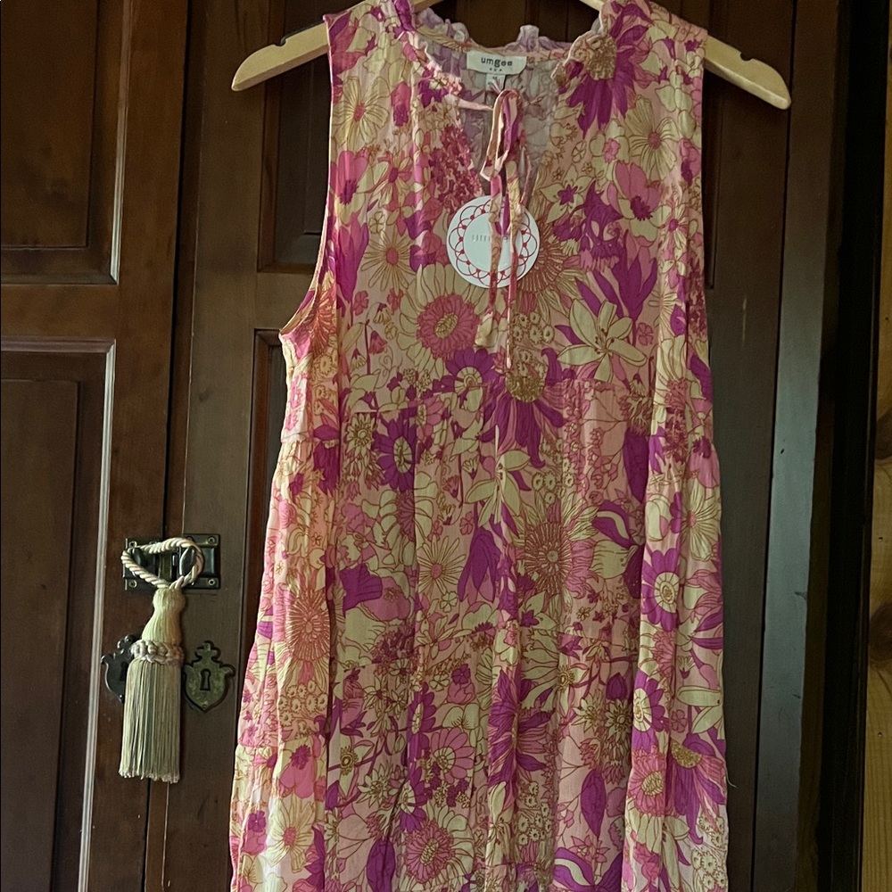 Umgee NWT Pink and Orange Floral dress